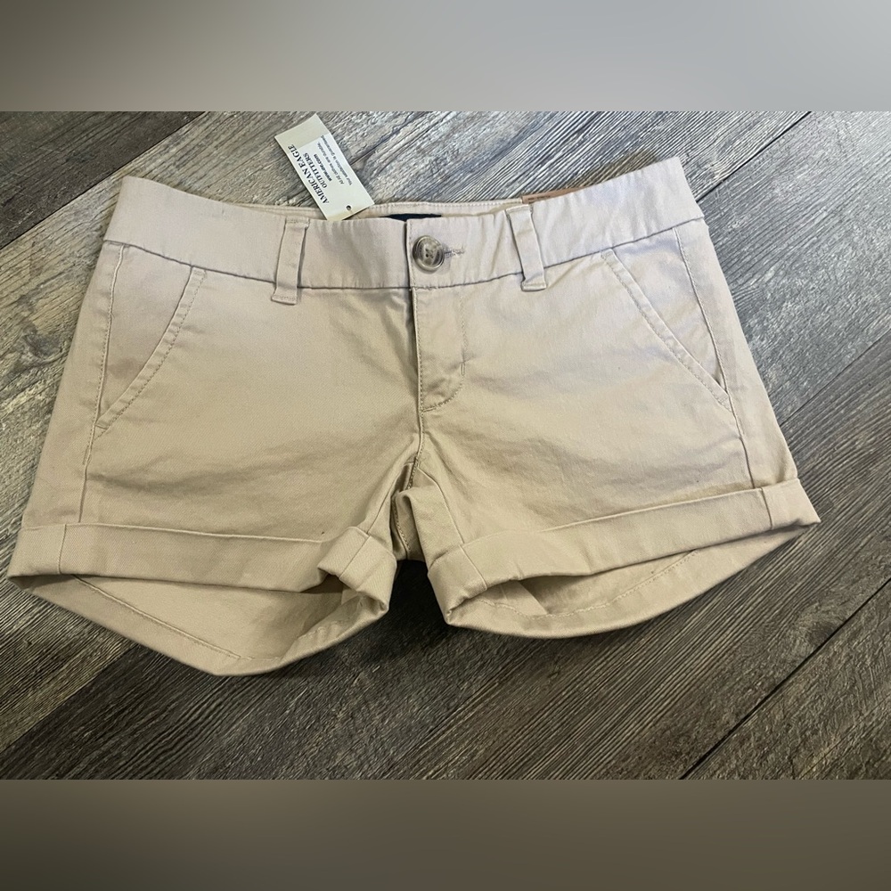 American Eagle Outfitters Light Tan Cargo Shorts